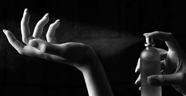 How Skin Chemistry Changes Perfume Performance - ACCEPTANCE